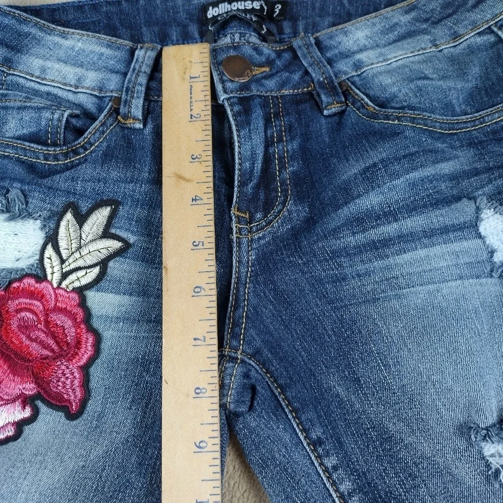 Dollhouse Charley Women's Size 3 Jeans  Blue Denim Ankle Distressed  Rose Patch